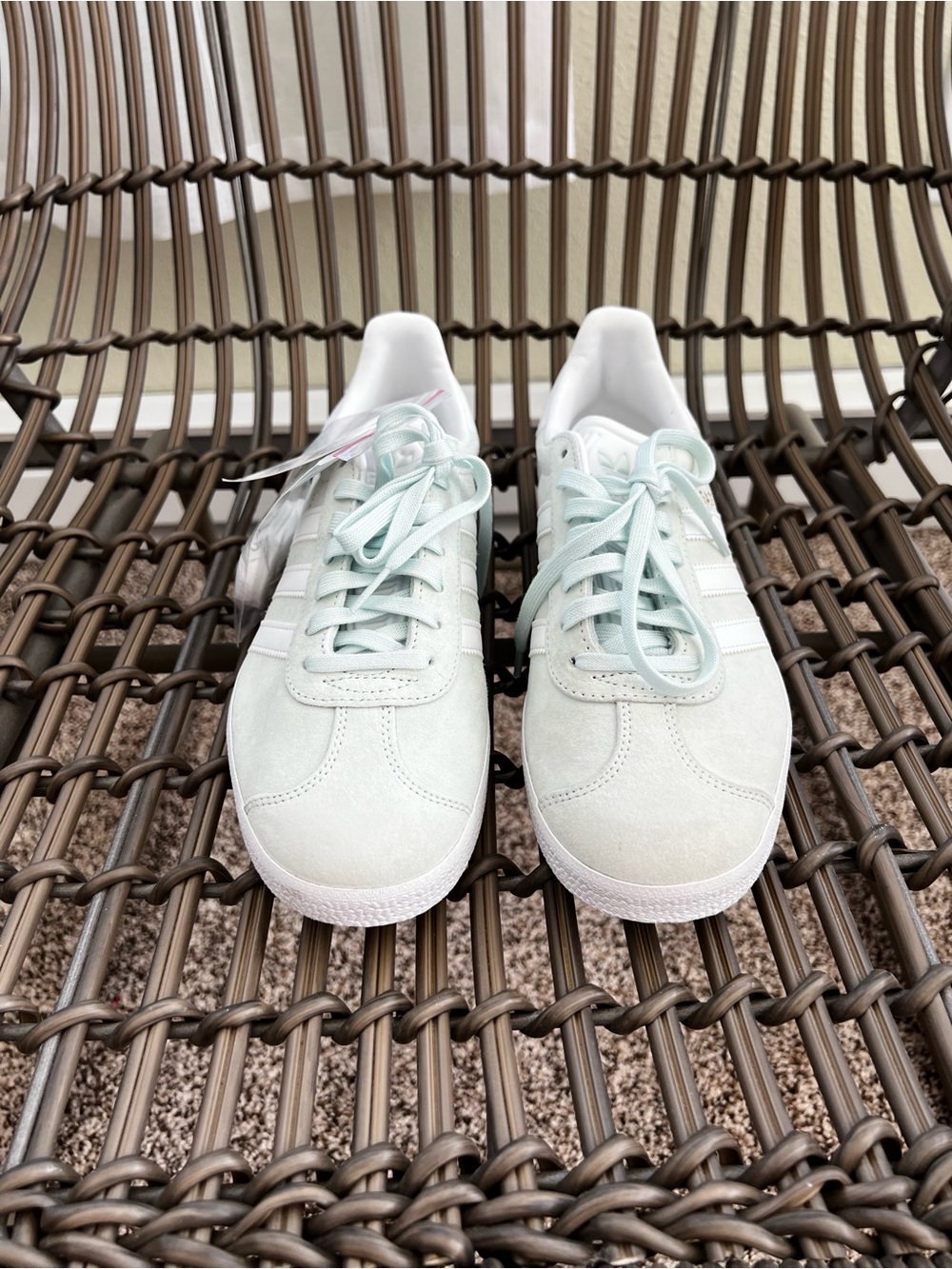 New Adidas Originals Gazelle Ice Mint/White/Gold Metallic Women’s Size 8